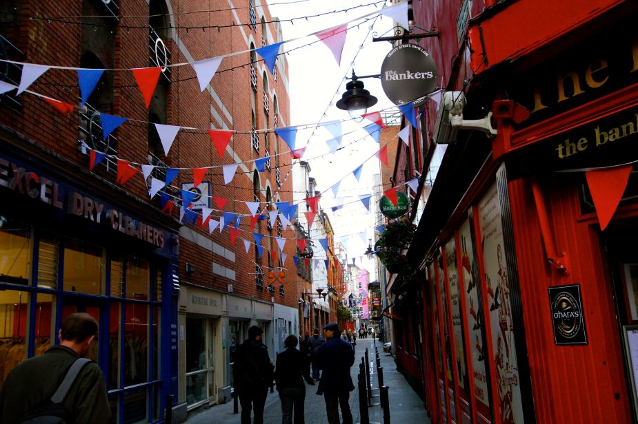 On Day 5 - we spent our time touring the city of Dublin before our evening flight back to Germany. The city streets of Dublin are very festive and busy. 