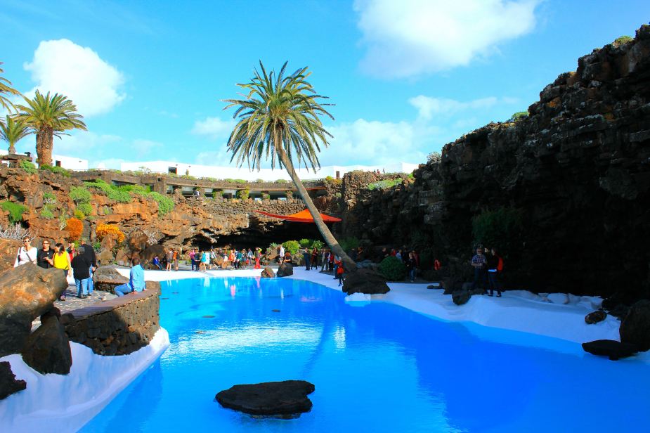 The next section opens up to an incredibly blue pool of warm water that looks like an oasis compared to the rest of the island 