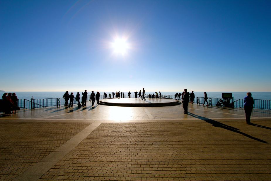 A very bright and sunny morning....temps today were about 70 degrees in the afternoon on January 3rd.