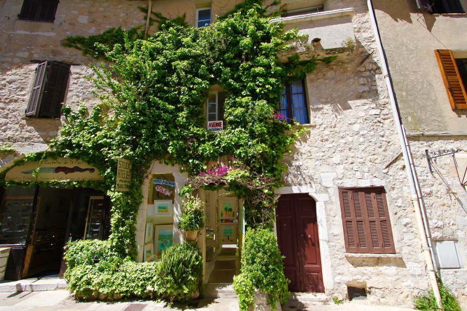 Nothing like getting lost in a village away from tourists to find postcard areas like this.