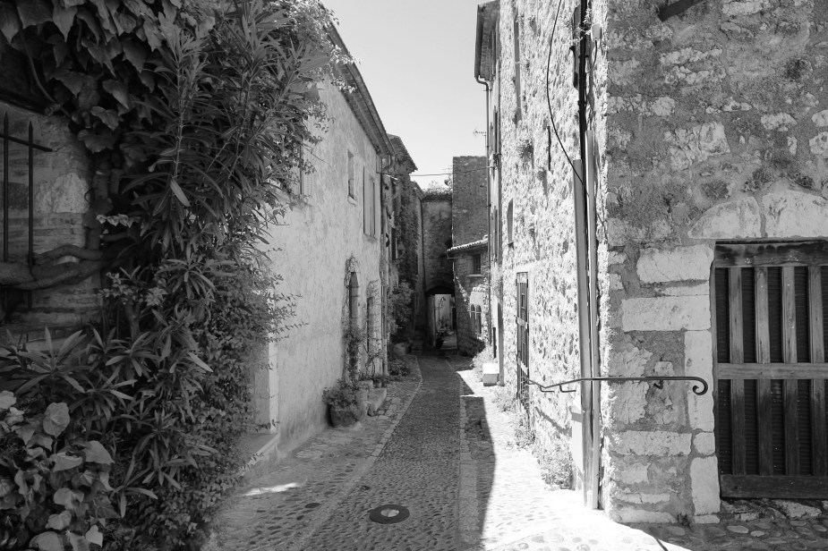 Or making a picture black and white to determine if it is the year 2015 or 1315...no cars are allowed within the village walls.