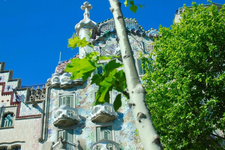 His buildings take on a cartoon like feel to them