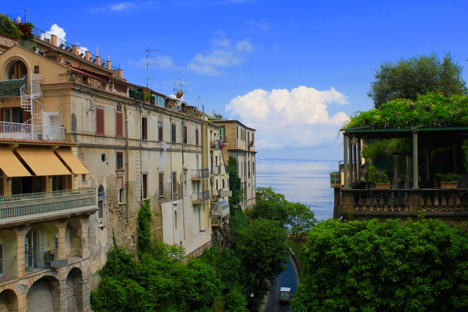 Walking back into the center part of Sorrento to meet up with Amanda for lunch, and even the overpass to the street below is a nice view.