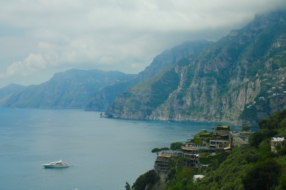 The drive reminded us of driving along Big Sur in northern California outside of San Francisco but the exception here are the homes of fantastic colors